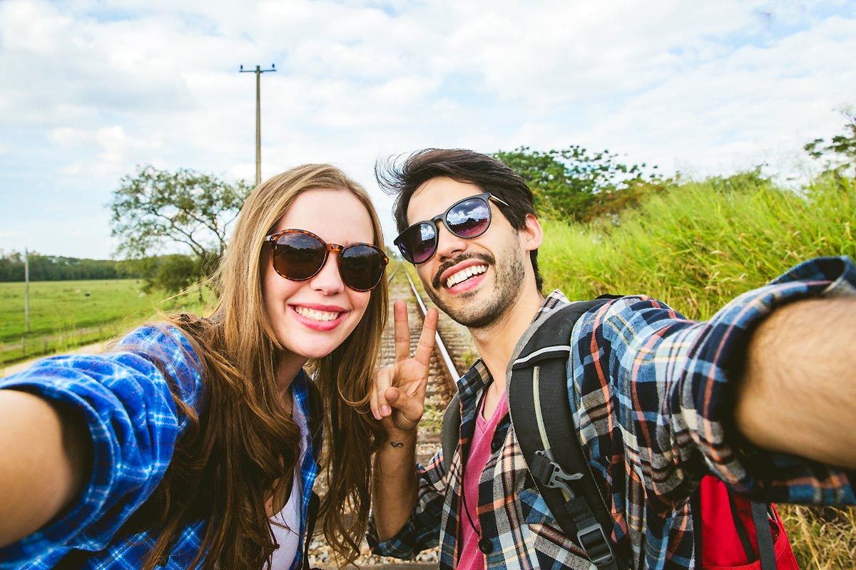 pareja viajera