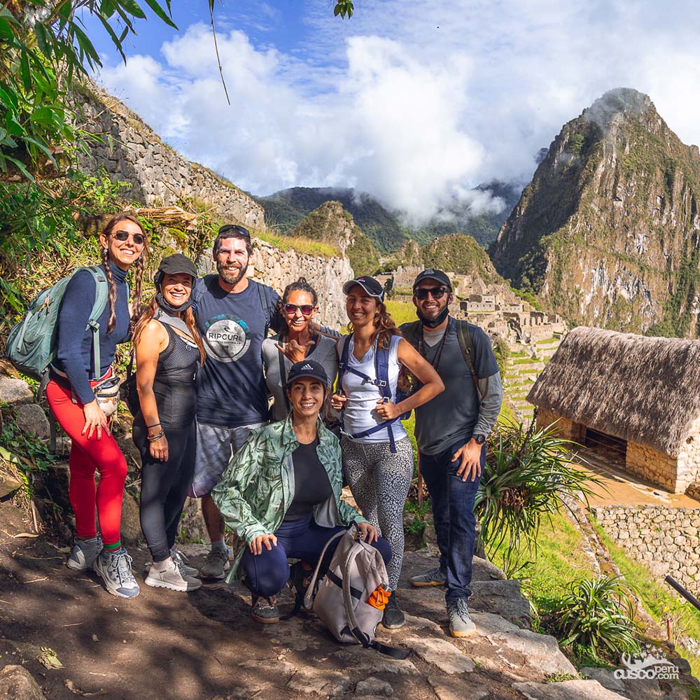 grupo en macchu picchu